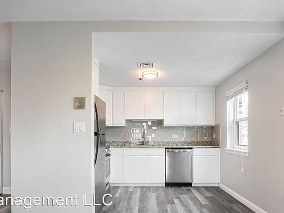 5th image of 11-13 Langdon St Unit 302