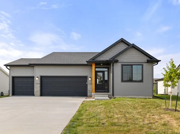 1380 Cedar St, Waukee, IA 50263