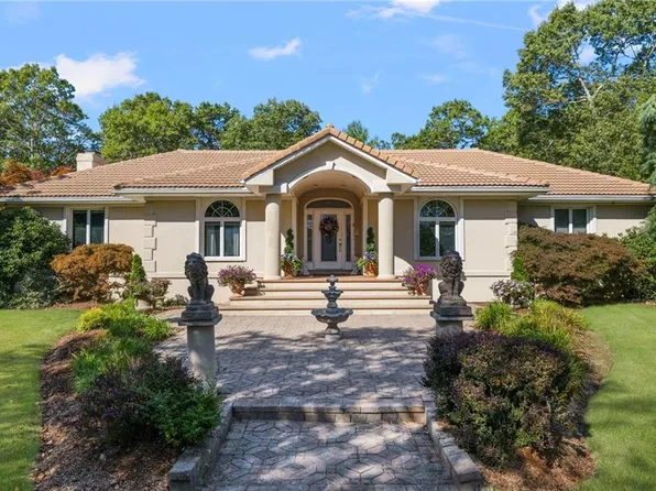 22 Brook View Dr, Scituate, RI 02831