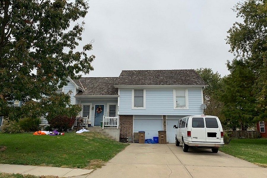 902 Silver Lake Cir, Raymore, MO 64083 Zillow