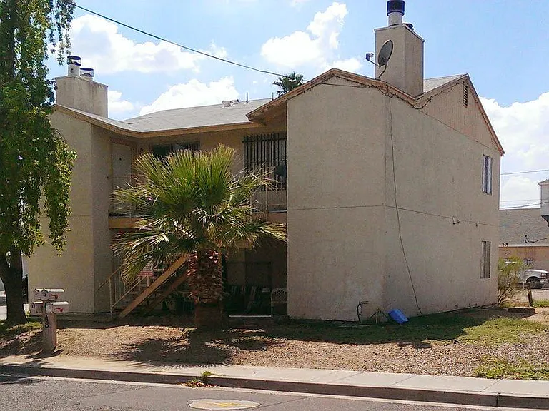 921 E Dunlap Ave — Photo 1