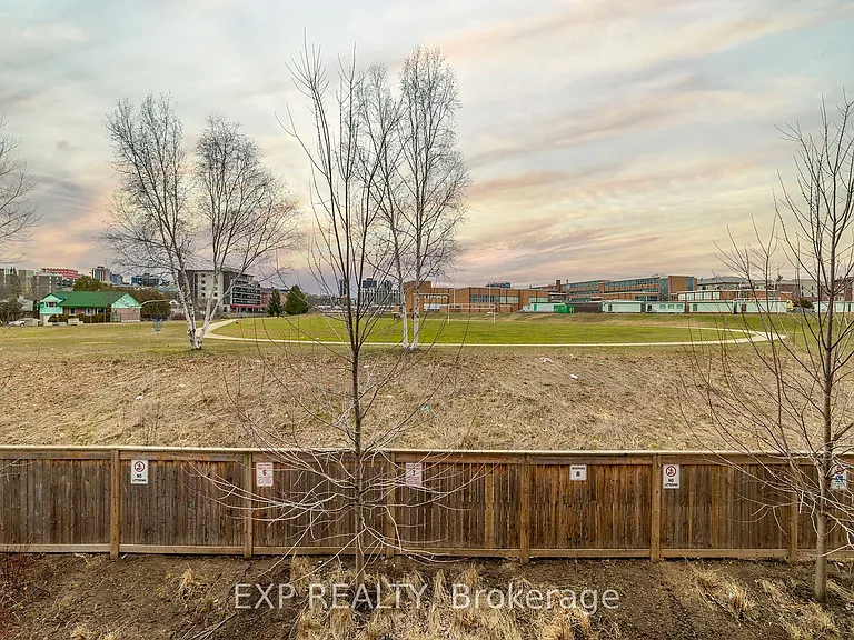 321 Spruce St #211 — Photo 9