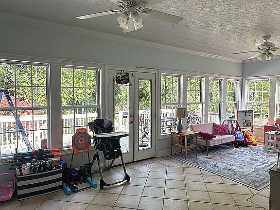 4th image of 406 Hunters Ridge Dr