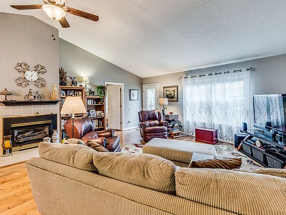 5th image of 1214 Lincolnshire Dr