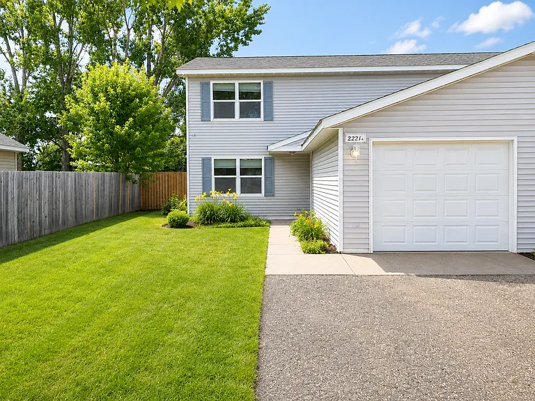 2221A Namekagon St #A — Photo 2