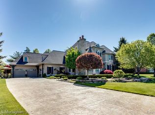 16 Old Course Rd, Saint Clair, MI 48079