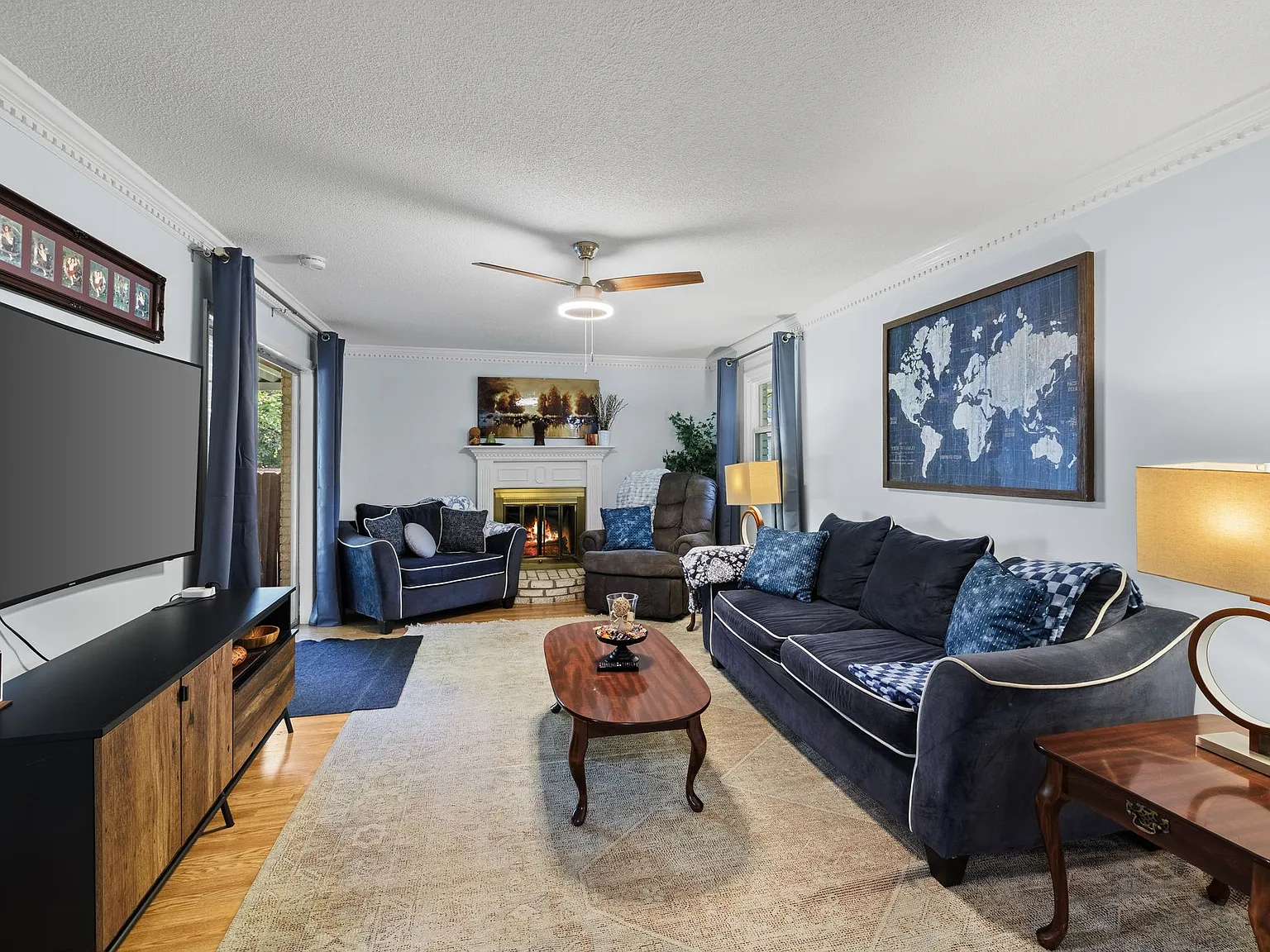 5 bed, 2.5 bath, 1423 sqft, $3,800 — Photo 4