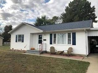 511 York Dr, Fairfield, IL 62837