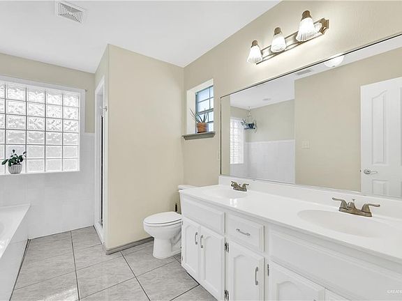 4th image of 4409 N 28th St
