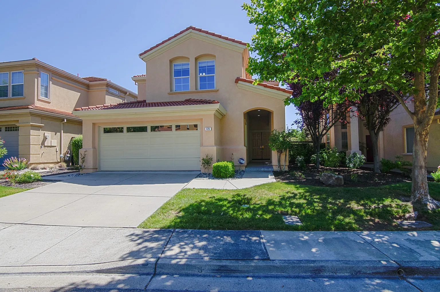 426 Fuchsia Ln photo 1