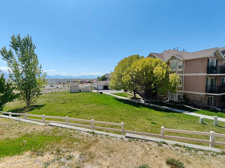 91 W Springview Dr — Photo 24