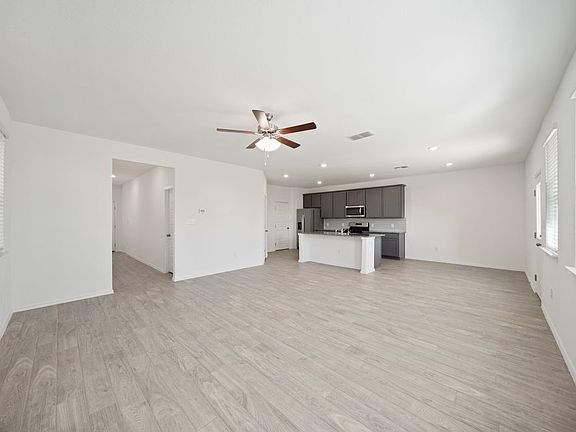 5th image of 180 Kinsley Way