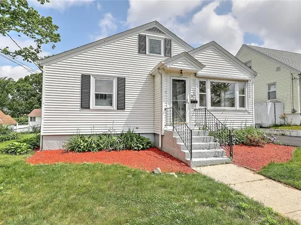 247 Grosvenor Ave, North Providence, RI 02904