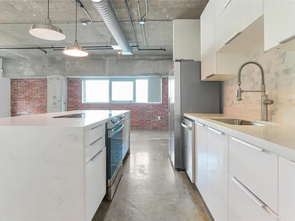 2000 Bagby St APT 2401, Houston, TX 77002