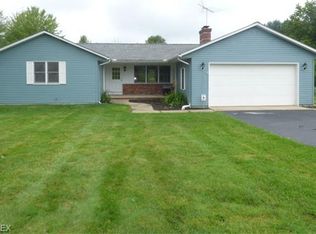 1265 Bell Rd, Chagrin Falls, OH 44022