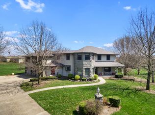 1305 E Walnut Creek Ct, Mahomet, IL 61853