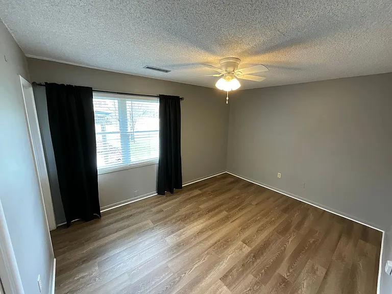 4900 Davis Dr — Photo 11