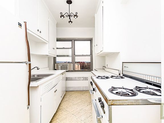 5th image of 3515 Henry Hudson Pkwy W APT 12A