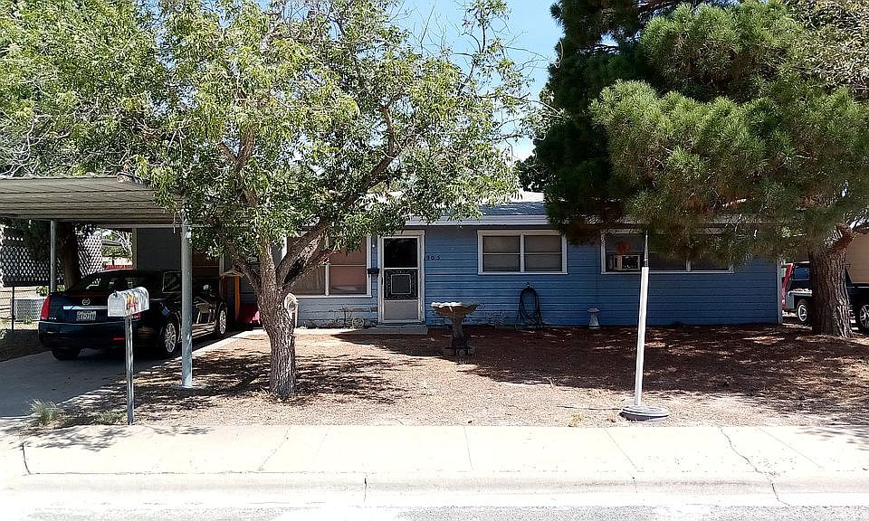 1st image of 905 E 4th St