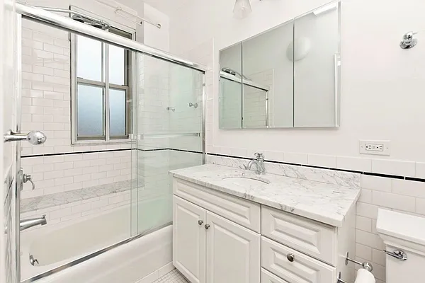 Rented by Compass | media 22