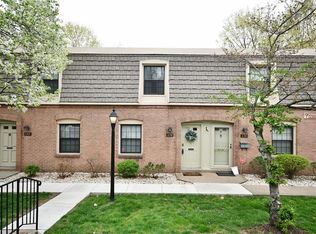 638 Carriage Cir, Pittsburgh, PA 15205