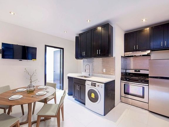 3rd image of 342 Manhattan Ave #3L