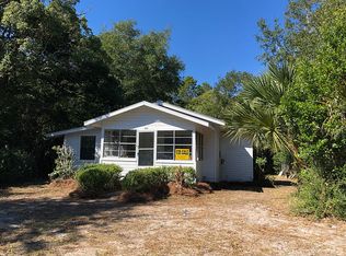 411 13th St, Carrabelle, FL 32322