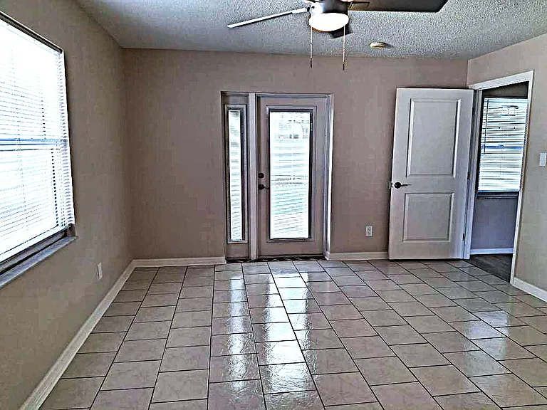 8308 123rd Ave — Photo 11