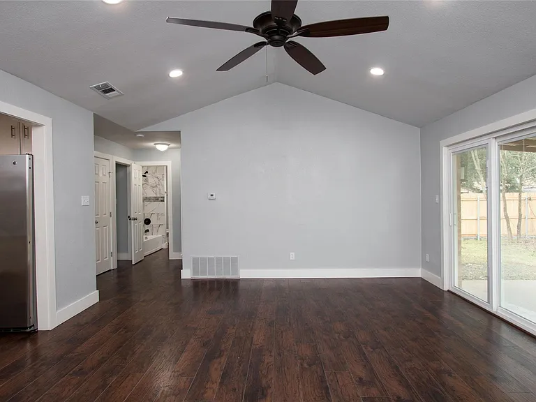 1005 George St — Photo 6