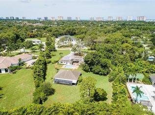 620 Carica Rd, Naples, FL 34108