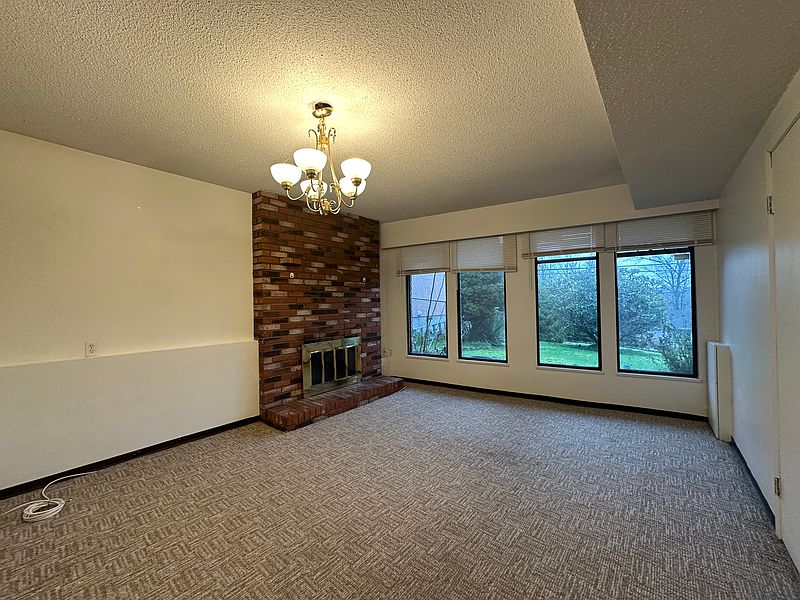 Burnaby House for rent - 2 Bedrooms — photo 11
