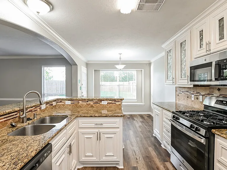 13003 Garlenda Ln — Photo 8