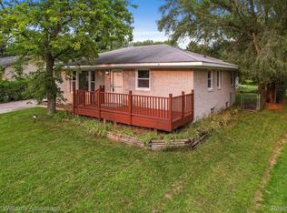 1567 Cypress St, West Bloomfield, MI