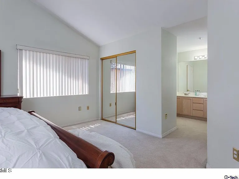 2469 Montrose Ave #E — Photo 13
