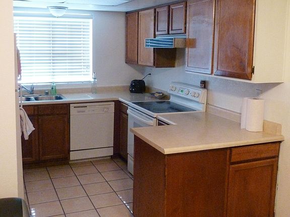 3rd image of 925 N COLLEGE Avenue #C110