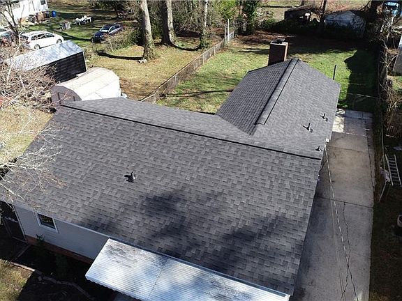 2nd image of 205 Beach St