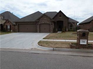 716 Carol Ann Pl, Moore, OK 73160
