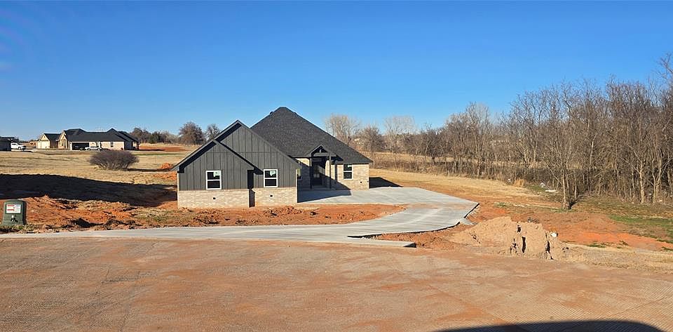 1st image of 2446 Canyon Cir