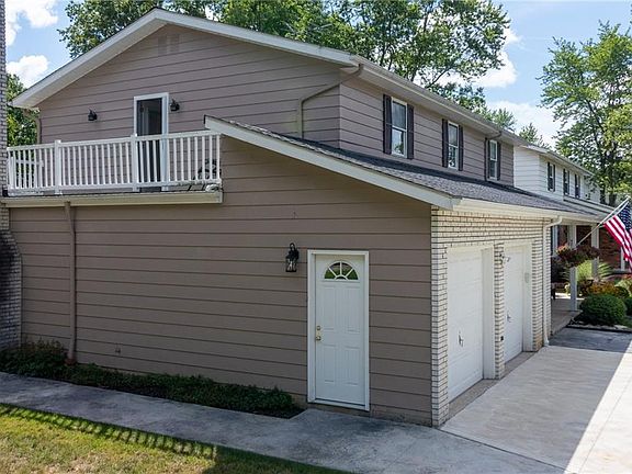 3rd image of 3857 Woodpark Ln