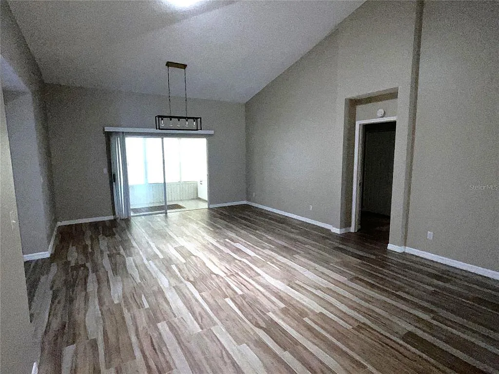 2 bed, 2.0 bath, 1559 sqft, $2,300 — Photo 4