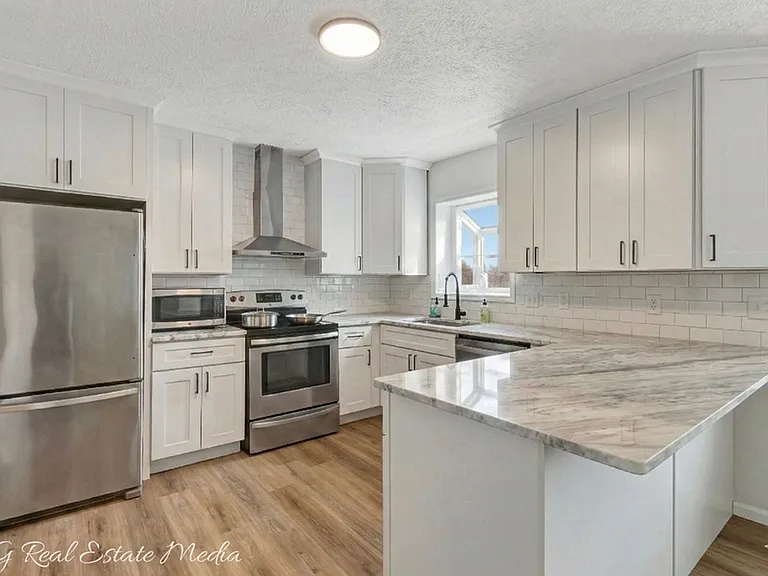 504 Brunswick Dr — Photo 4