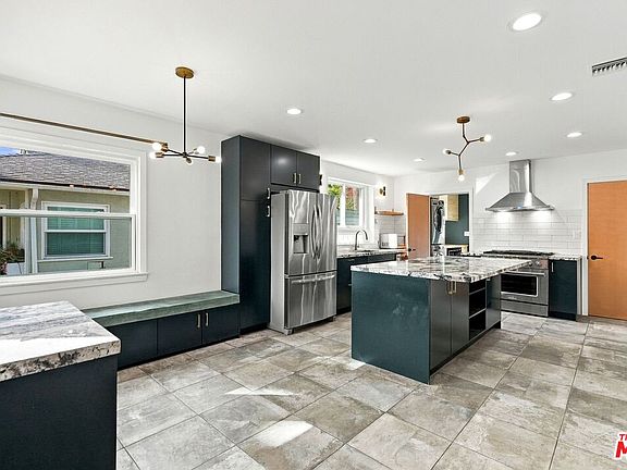4th image of 6107 Longridge Ave