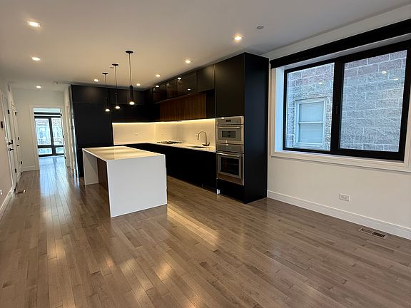5th image of 719 N Elizabeth St #1N