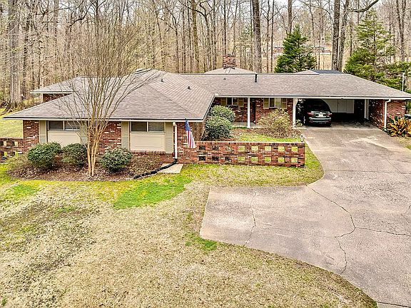 3rd image of 310 Chapel Hills Dr