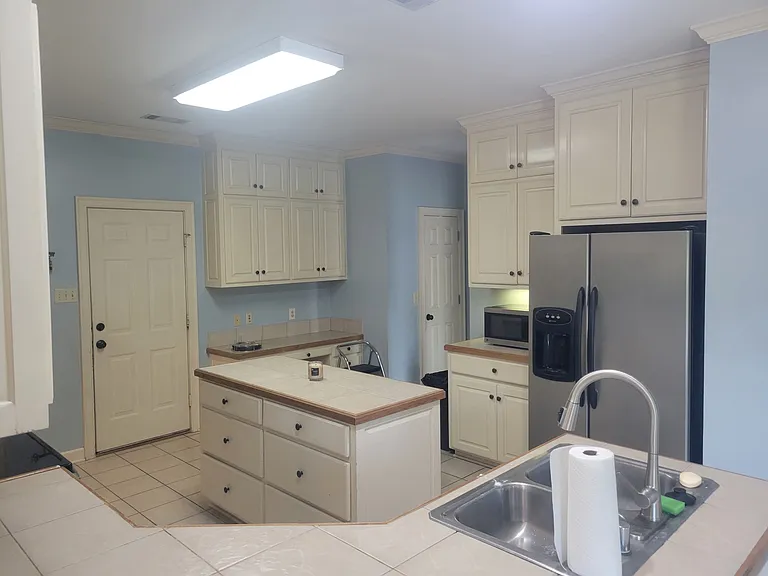 155 Peach St — Photo 15