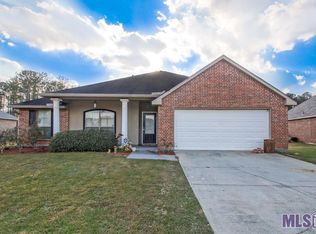 25949 Willow Wood St, Denham Springs, LA 70726