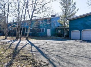 65 Norton Rd, Austerlitz, NY 12017