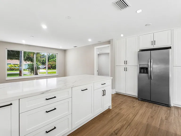 945 Westwind Dr — Photo 11