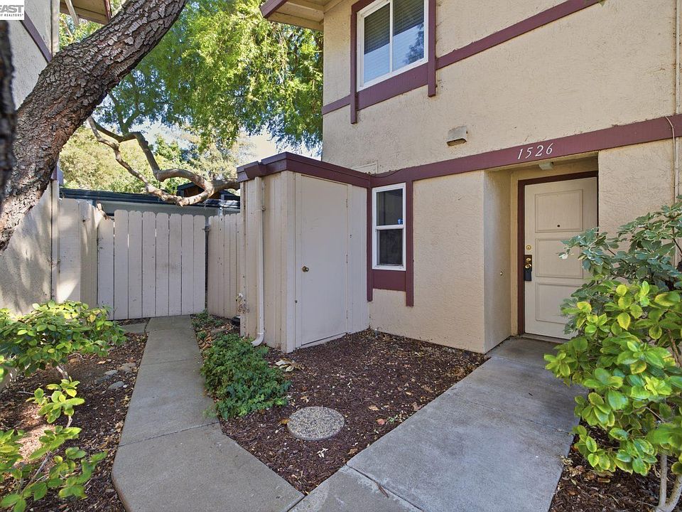 1st image of 1526 Parkwood Pl