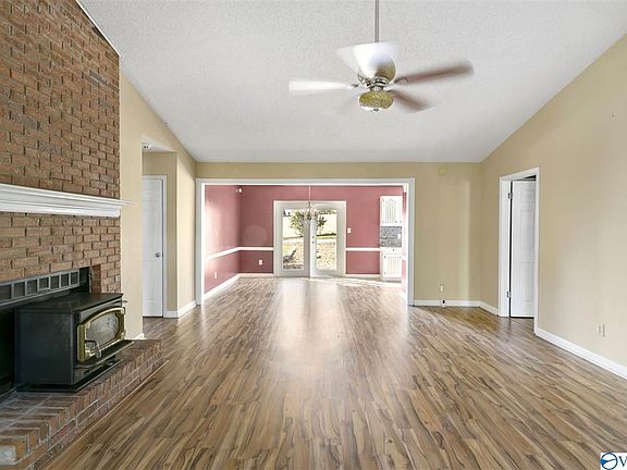 3rd image of 1026 Branscomb Cir SE